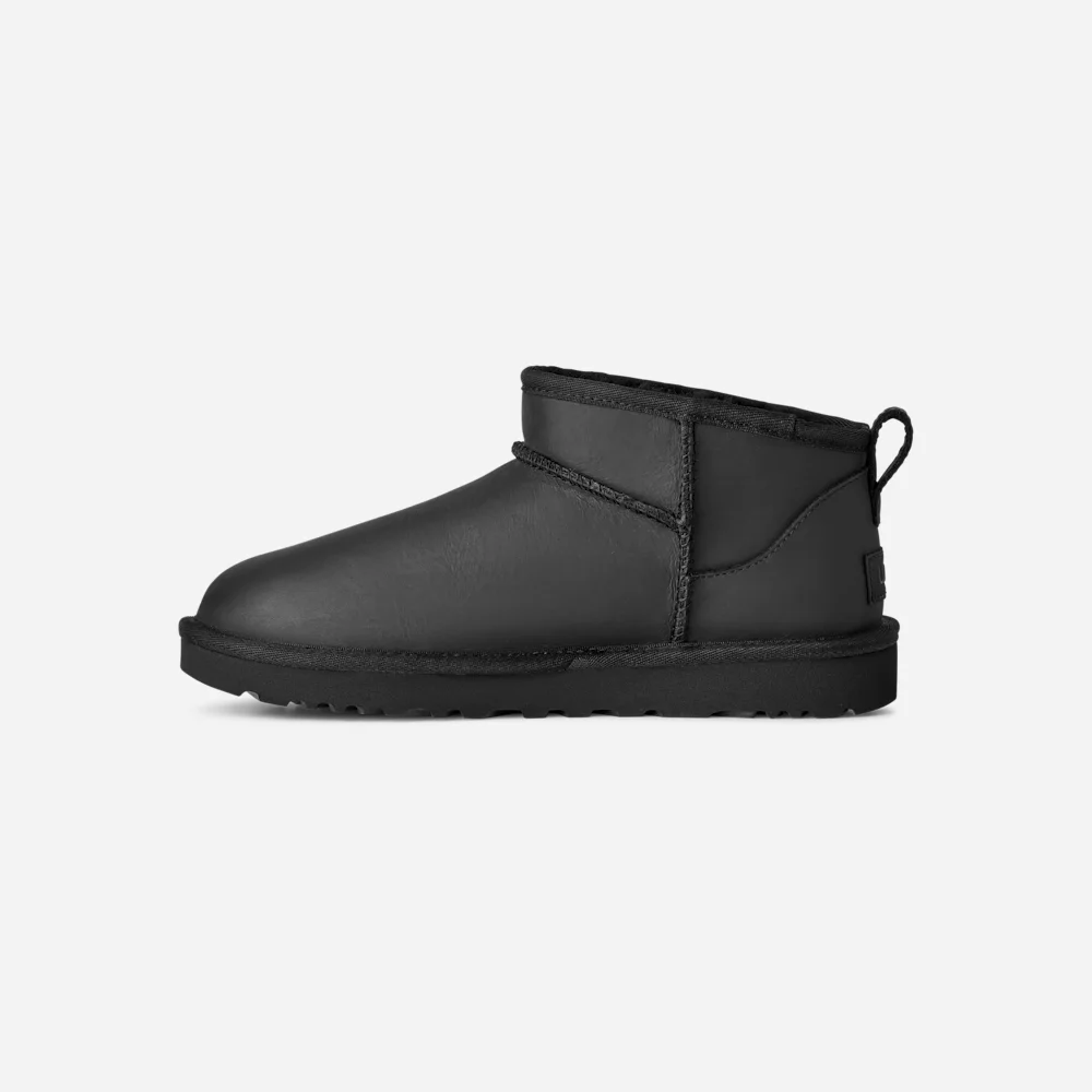 Botte Classic Ultra Mini en cuir Black vue 3