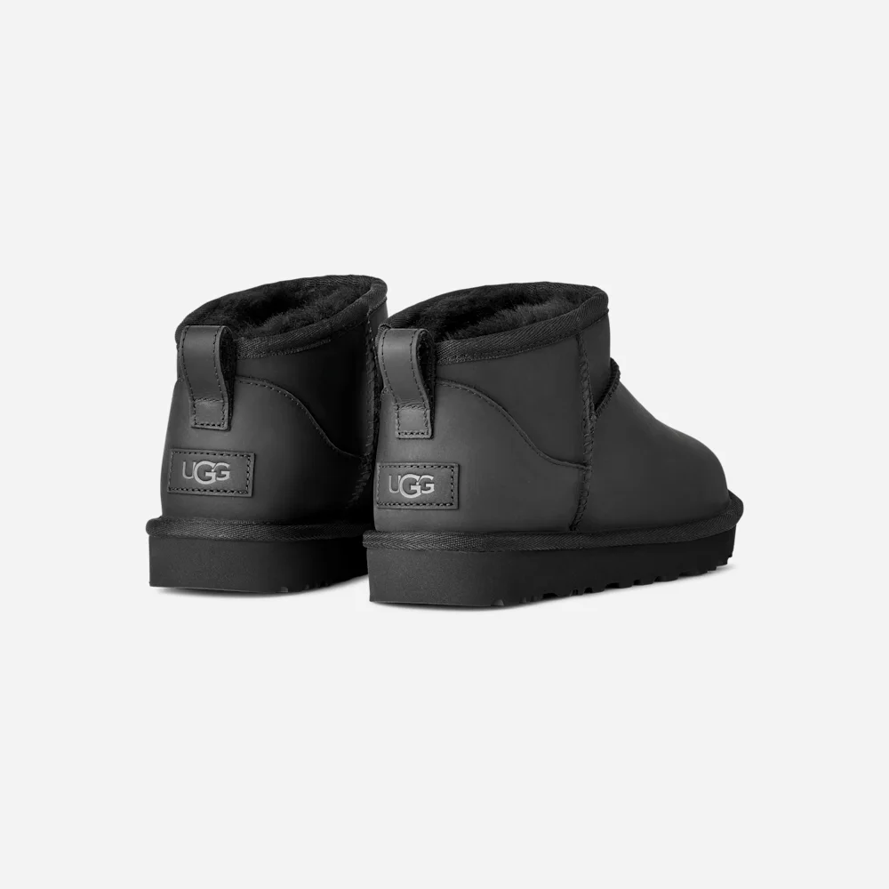 Botte Classic Ultra Mini en cuir Black vue 4