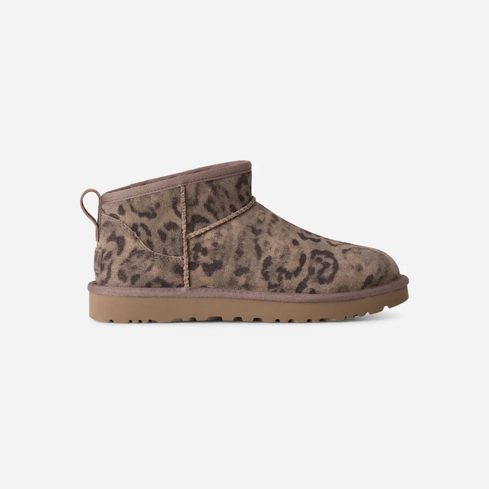 Classic Ultra Mini Spotted Boot Chestnut