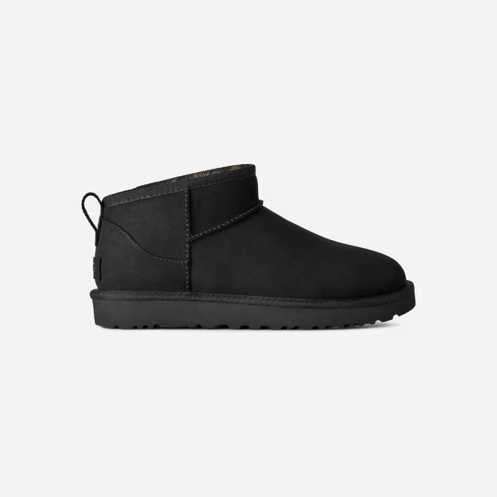 Botte Classic Ultra Mini en nubuck Black